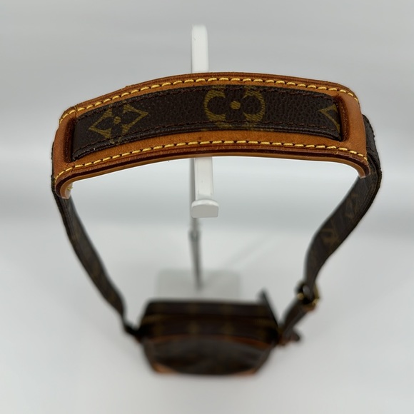 Authenticated Louis Vuitton Danube Crossbody - Picture 7 of 17